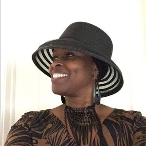 Meet your Posher, Cevilla